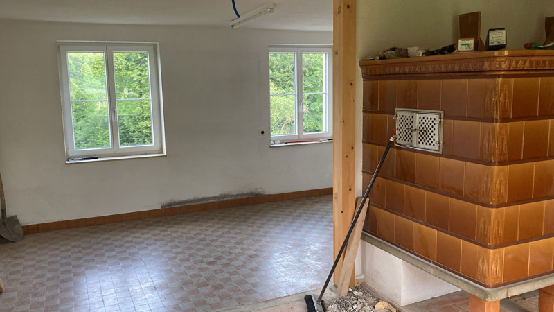 Der alte Kachelofen ist ein wahrliches Schmuckstück und wird auch nach der Renovation erhalten bleiben.